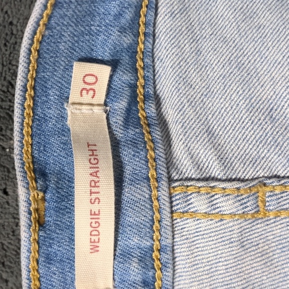 Levis Womens Wedgie Straight Crop Denim distresed Jeans size 30 High Rise Mom - Picture 4 of 9